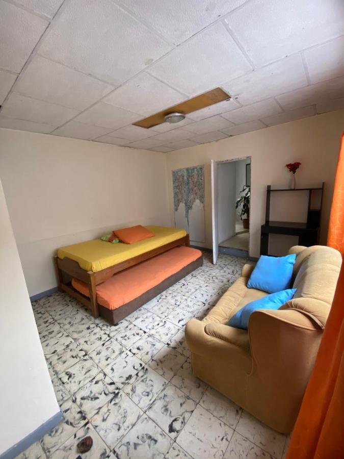 Hostal Casa Las Tias Medellín Dış mekan fotoğraf